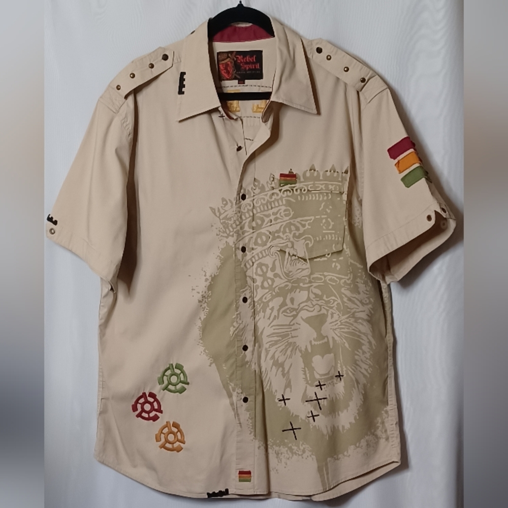 Rebel Spirit Men's Tan Short Sleeve Button Down Shirt.  XXL